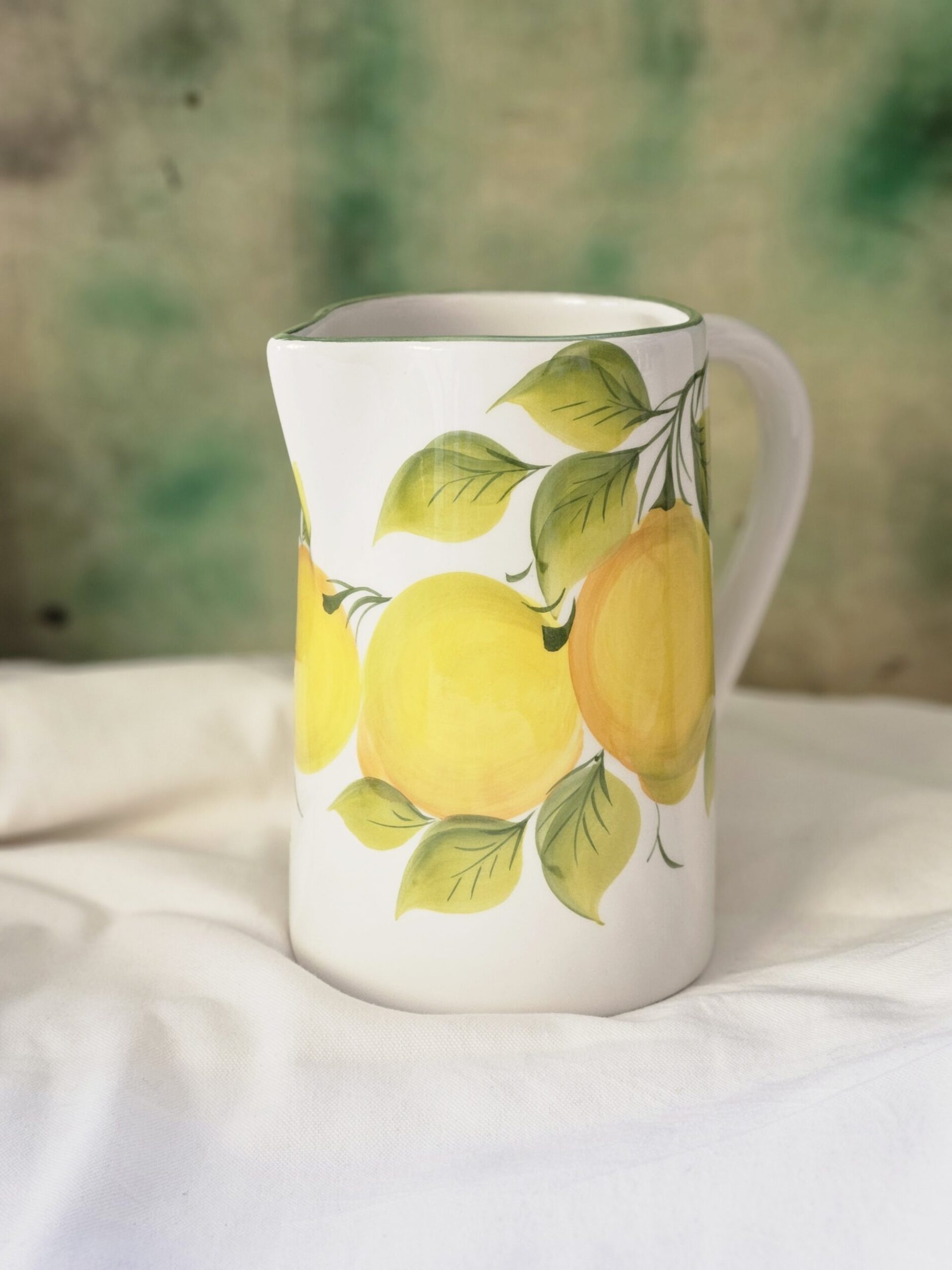 les-ottomans-lemon-krug-klein-handbemalte-keramikkanne-vase image 2