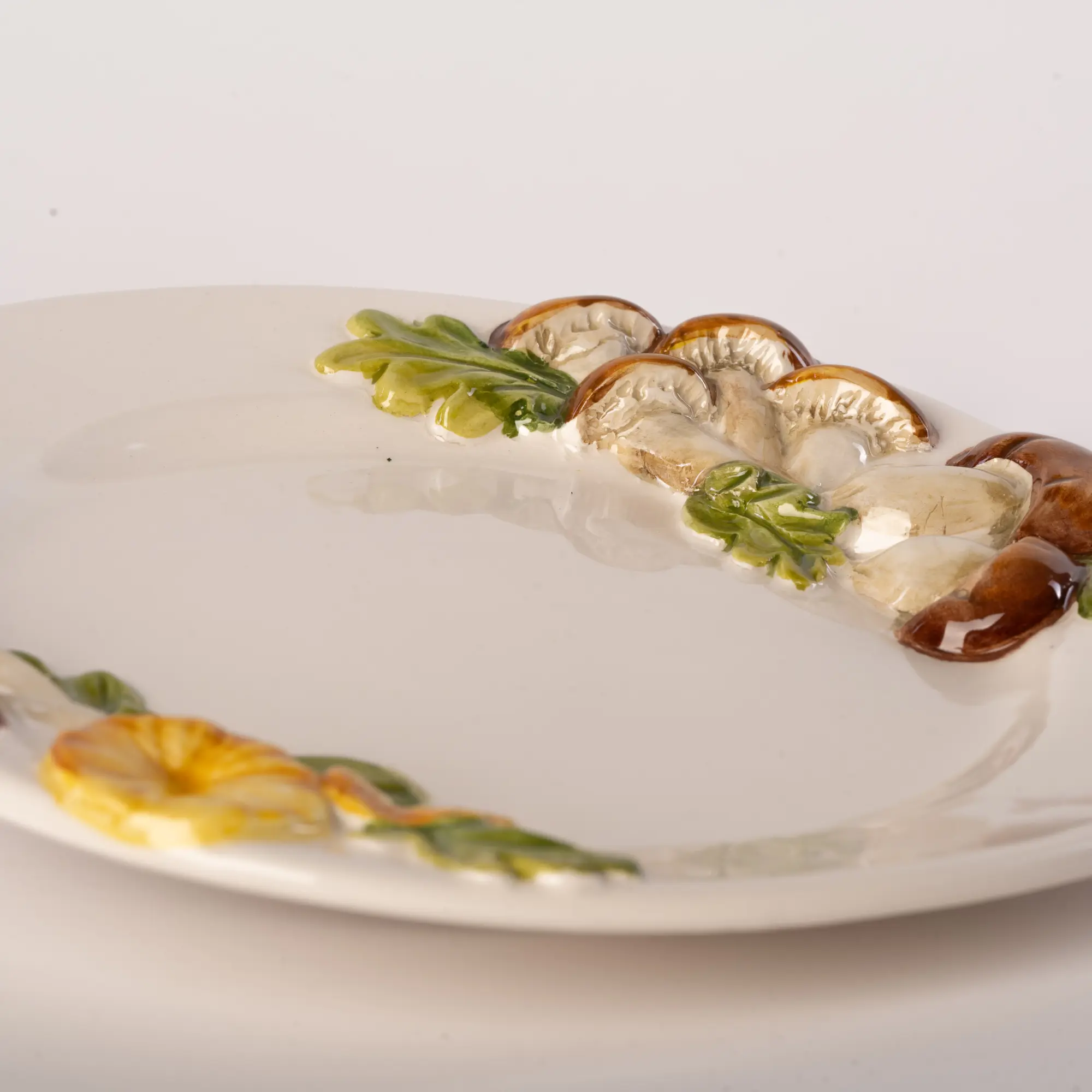les-ottomans-funghi-dessertteller-mutt06-aus-keramik-handbemalt image 4