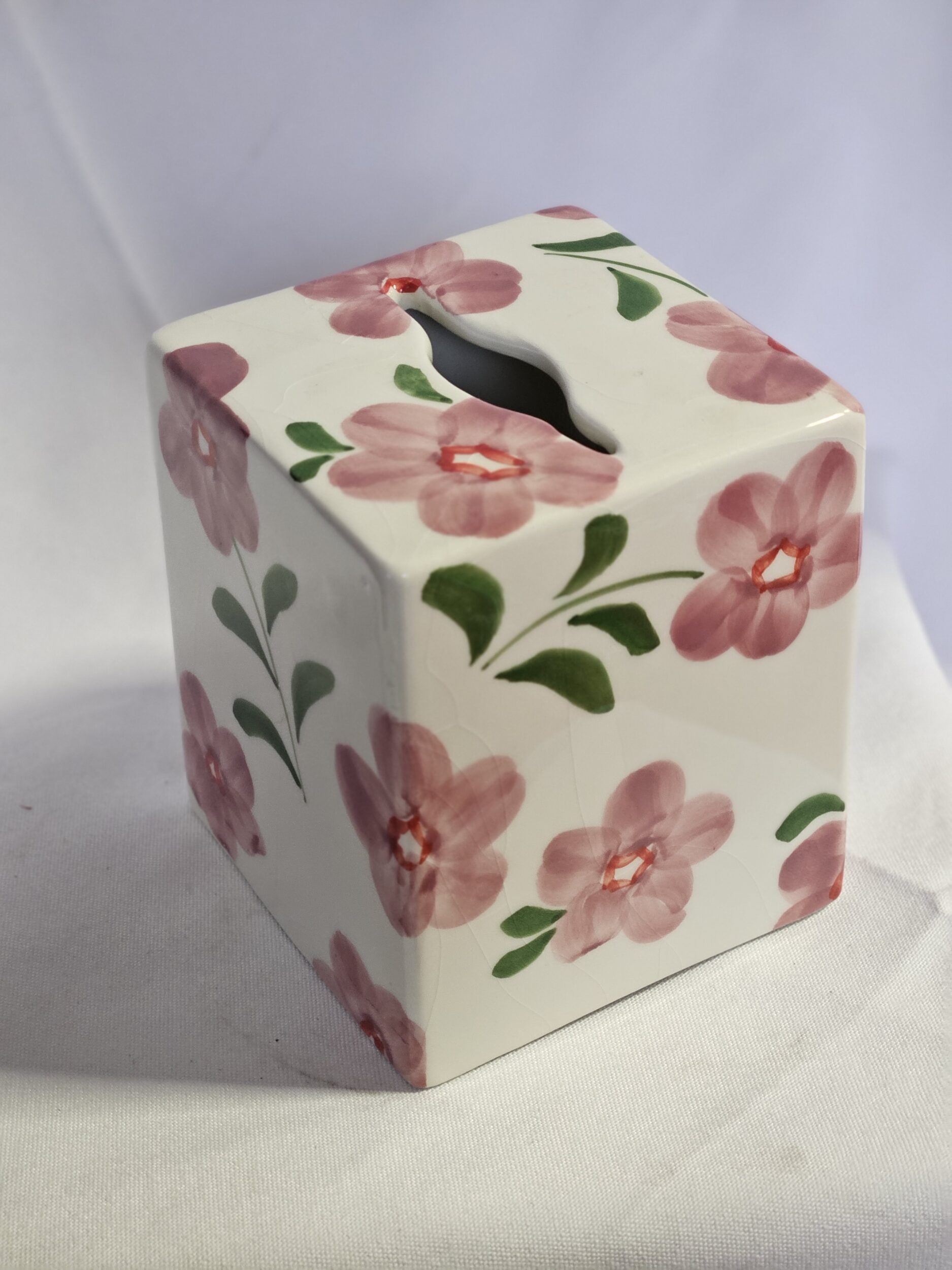 les-ottomans-taschentuchbox-keramik-handbemalt-floral image 2