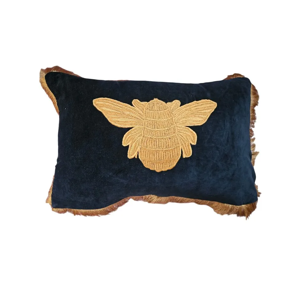 les-ottomans-sale-ebc105-kissenbezug-samt-bestickt image 1