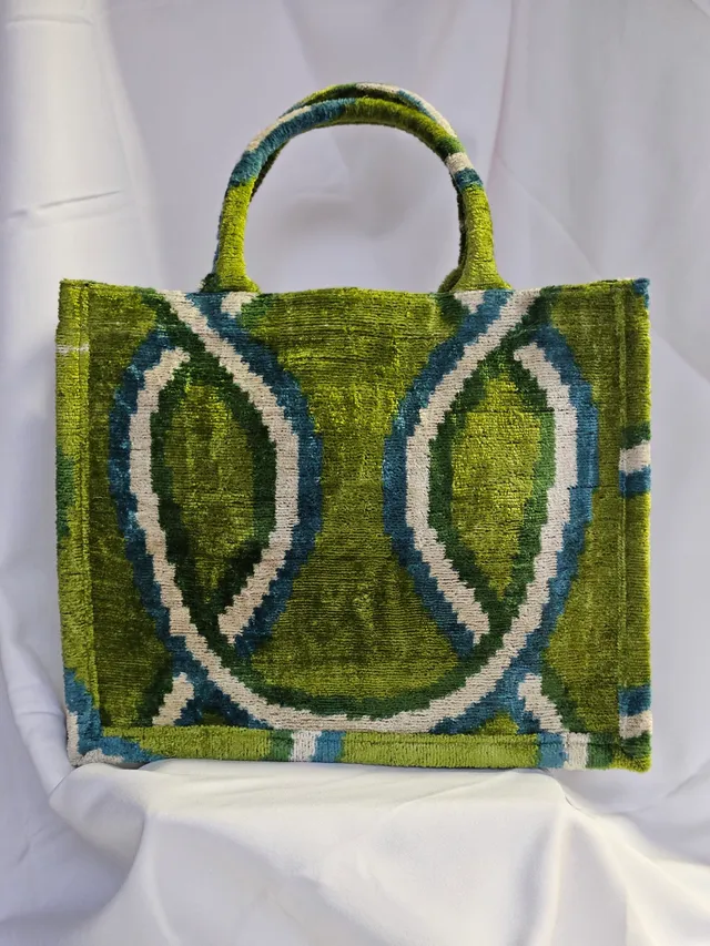 les-ottomans-tote-grande-05-seidensamt-ikat image 1