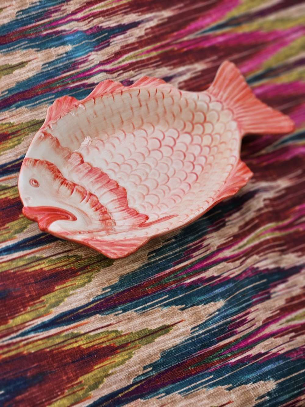 les-ottomans-pesce-handbemalte-keramik-fischschale-tablett image 3