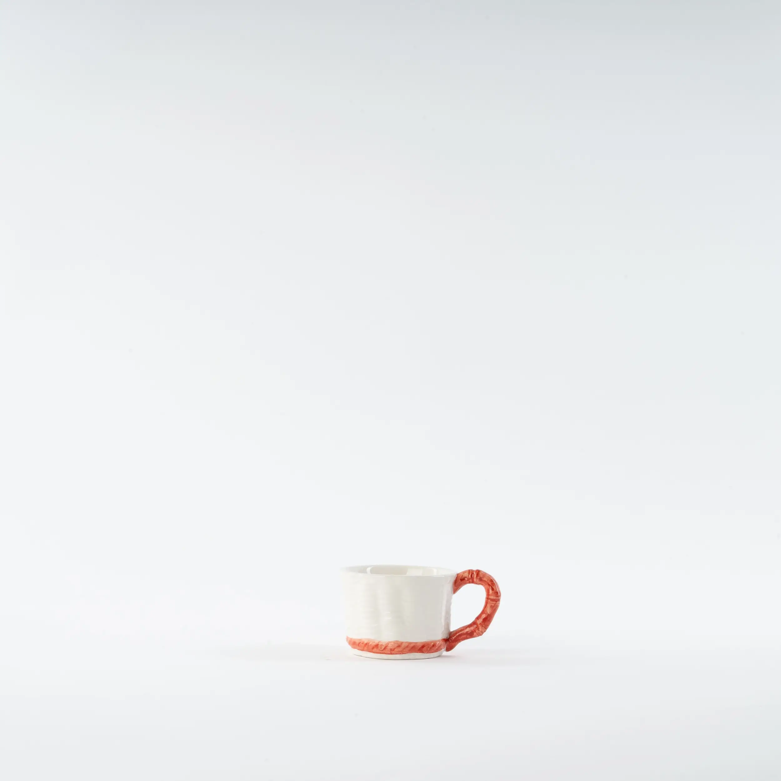les-ottomans-wicker-kaffeetasse-mit-untertasse-rot-aus-keramik image 1