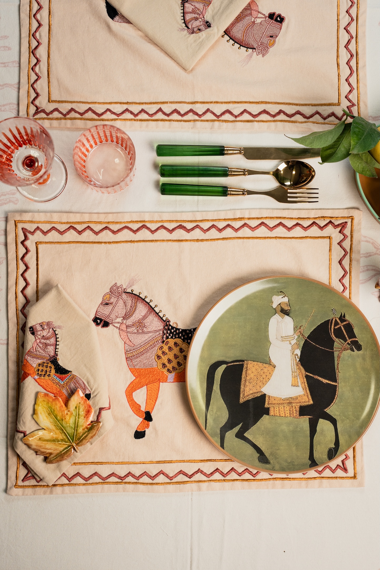 les-ottomans-cavallo-platzset-serviette-baumwolle-bestickt-pferd image 2