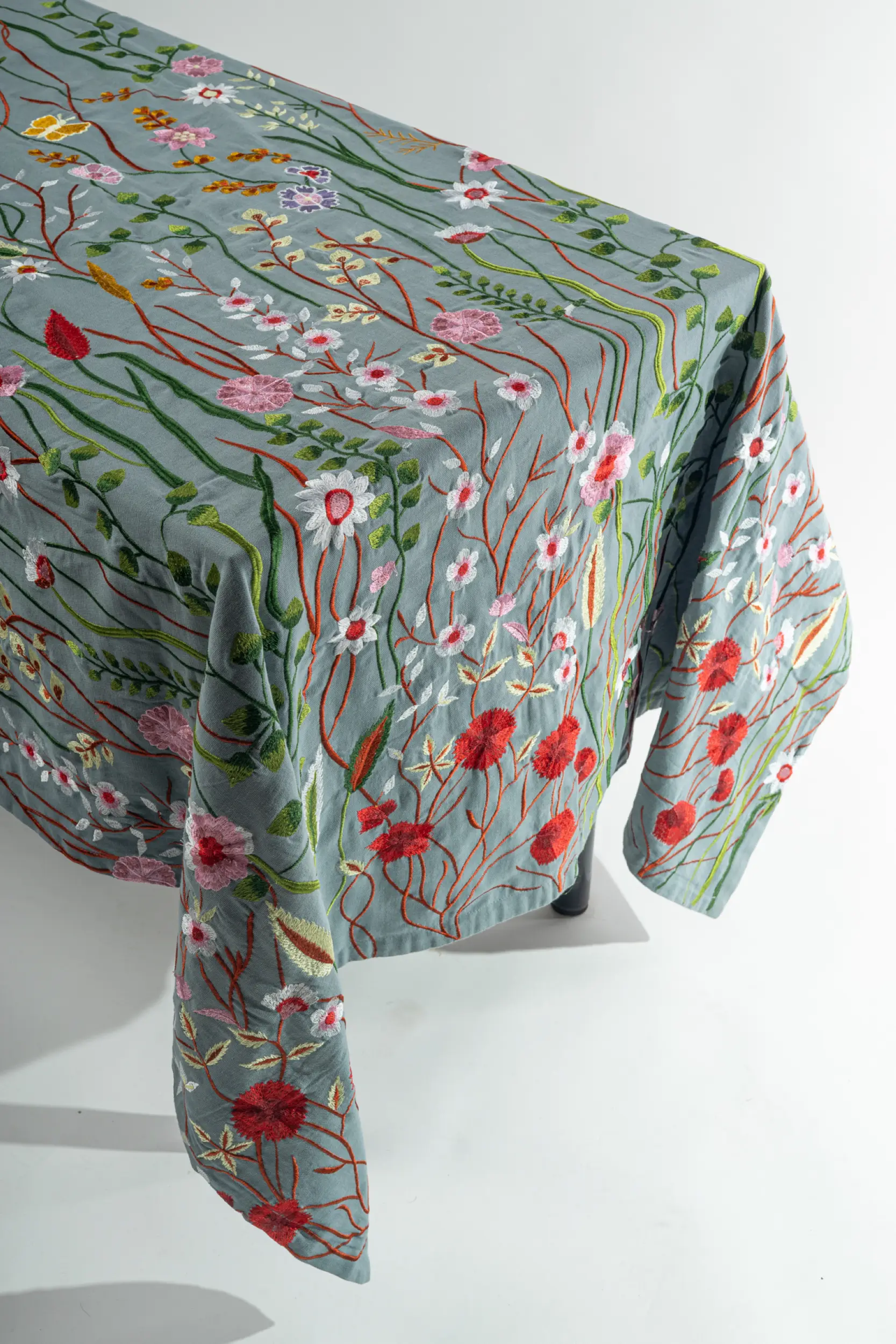 les-ottomans-ebt01-tischdecke-baumwolle-floral-bestickt image 1