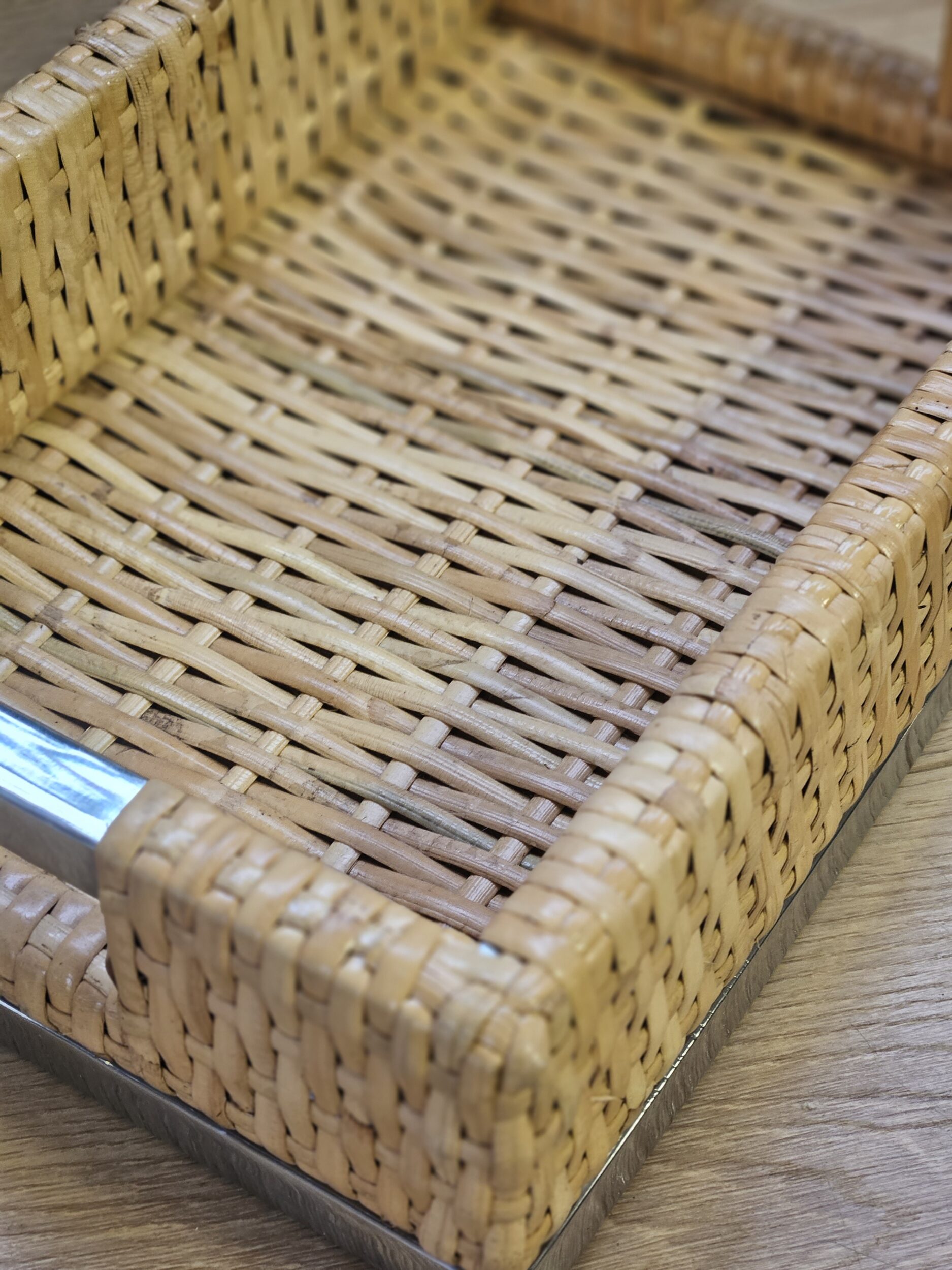 les-ottomans-tablett-aus-rattan-mit-griffen image 2