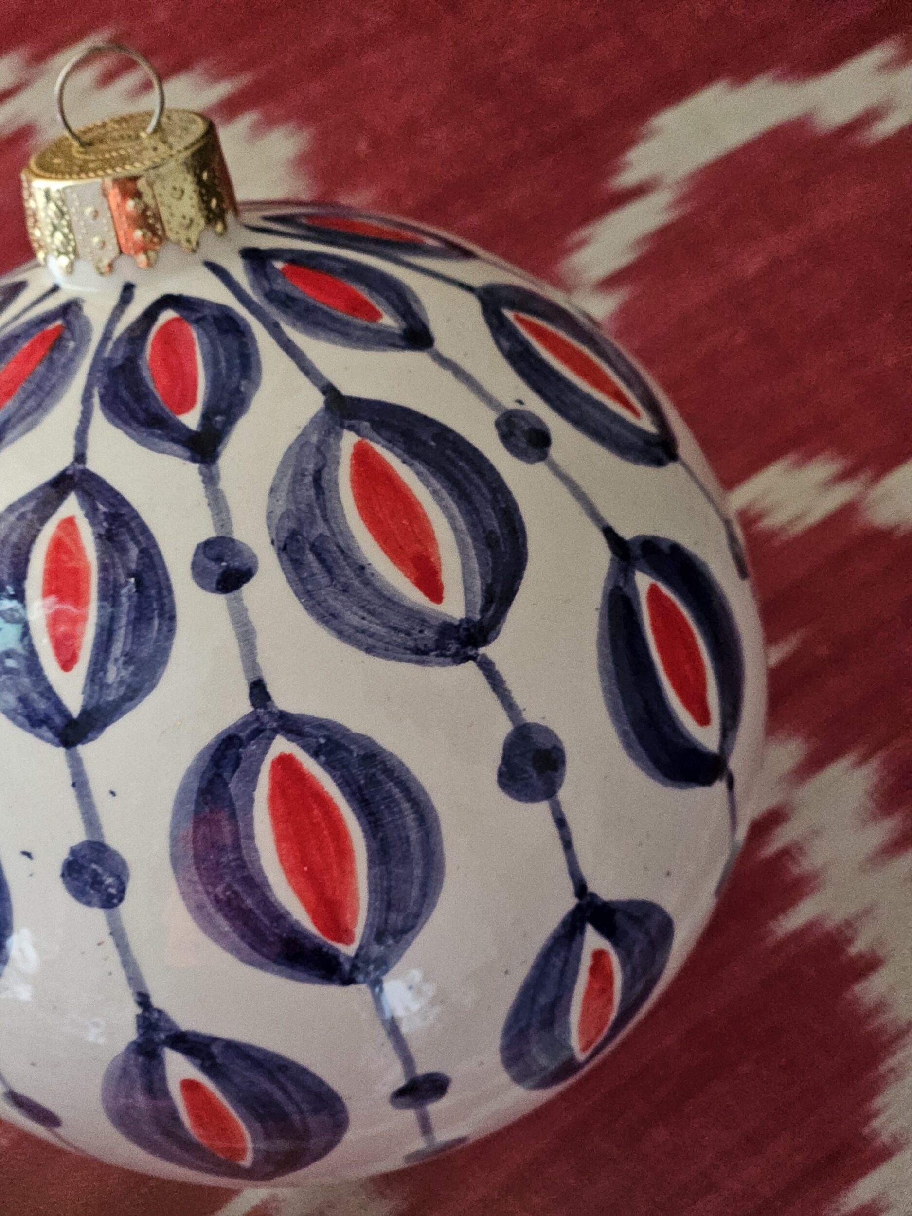 les-ottomans-cb209-christbaumkugel-aus-keramik-handbemalt image 3