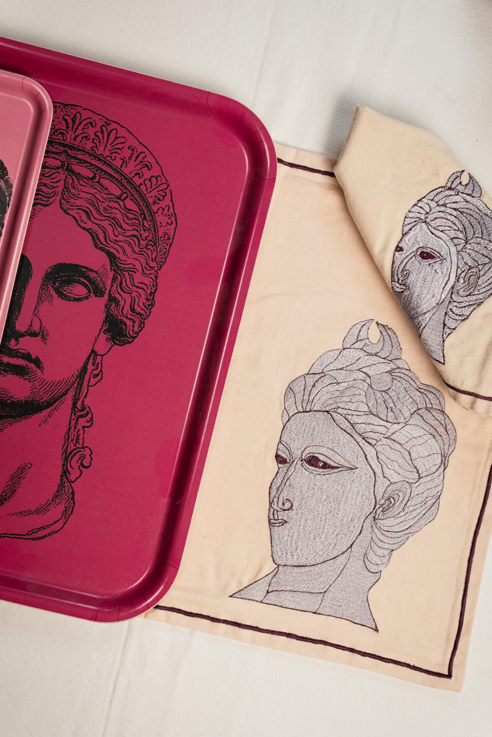 les-ottomans-busto-romano-platzset-mit-serviette-aus-baumwolle image 3