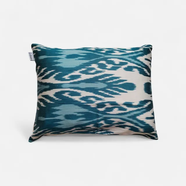 les-ottomans-ikat-kissenbezug-aus-seide-handgewebt image 1