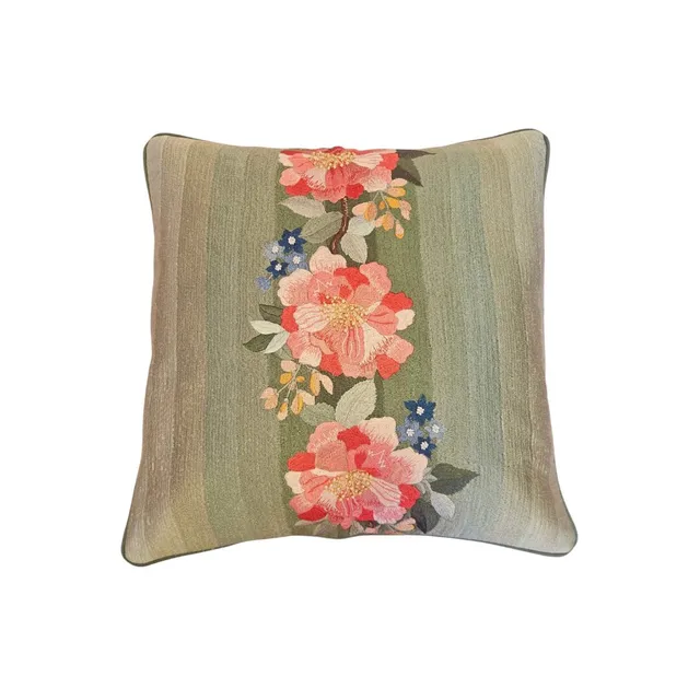 les-ottomans-sale-ebc101-bestickter-samt-kissenbezug image 1