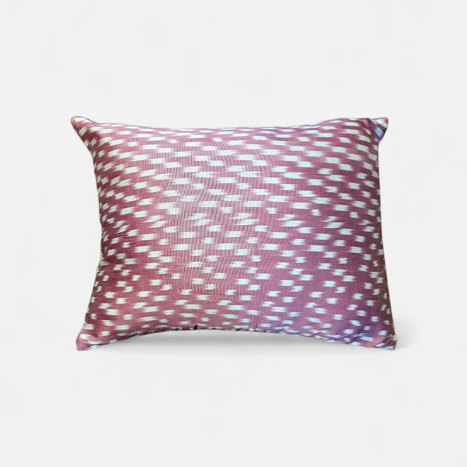 les-ottomans-kissenbezug-aus-ikat-seide image 1