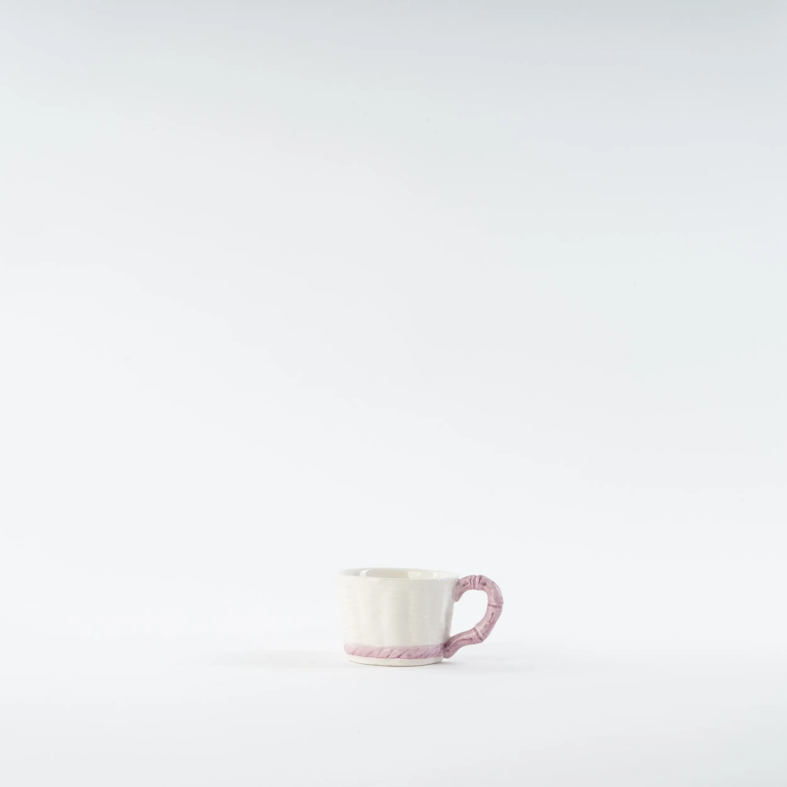 les-ottomans-lilac-tasse-mit-untertasse-aus-keramik-handbemalt-wicker image 1