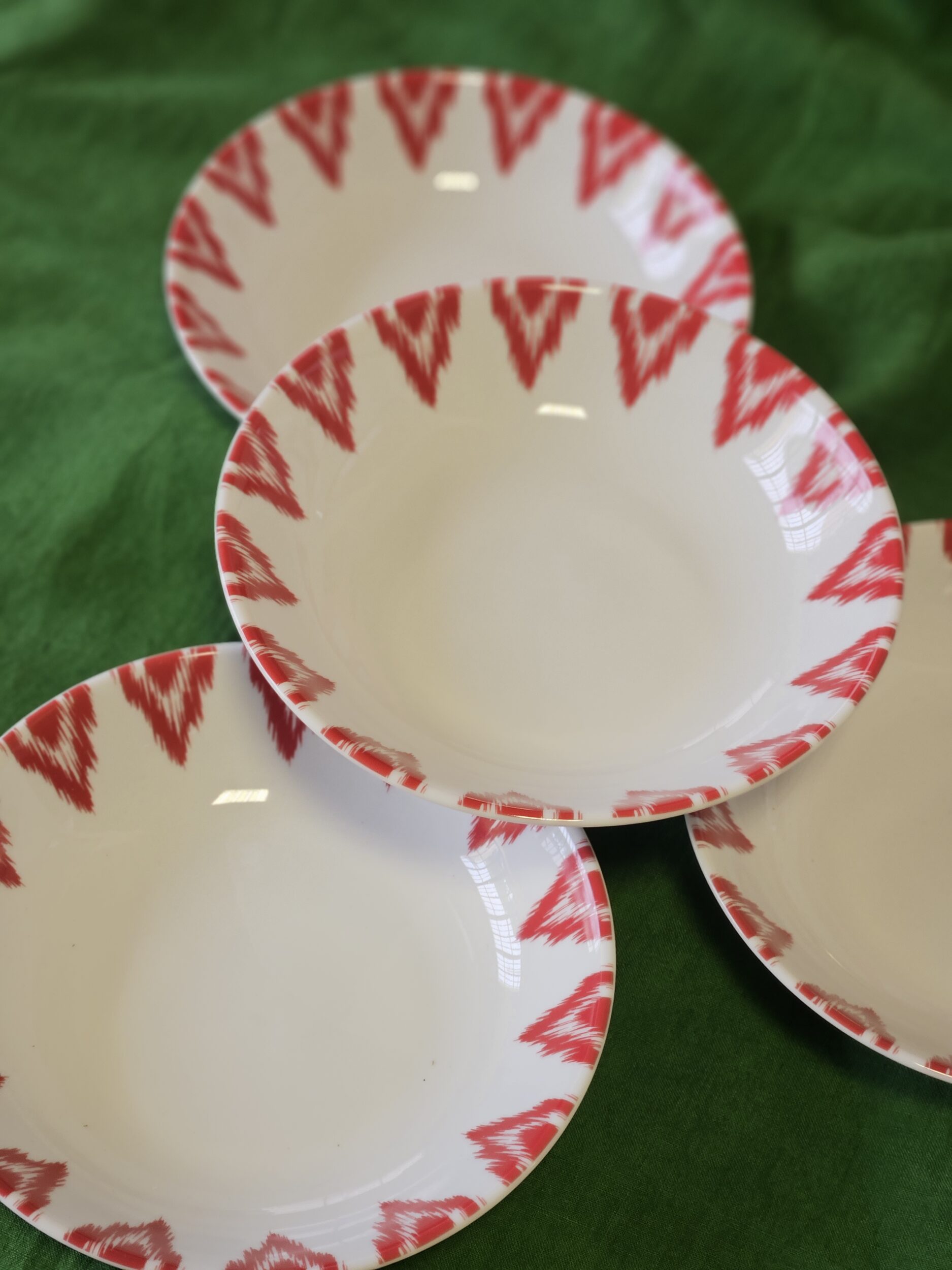 les-ottomans-uzbek-red-schalen-porzellan-4-teilig image 2