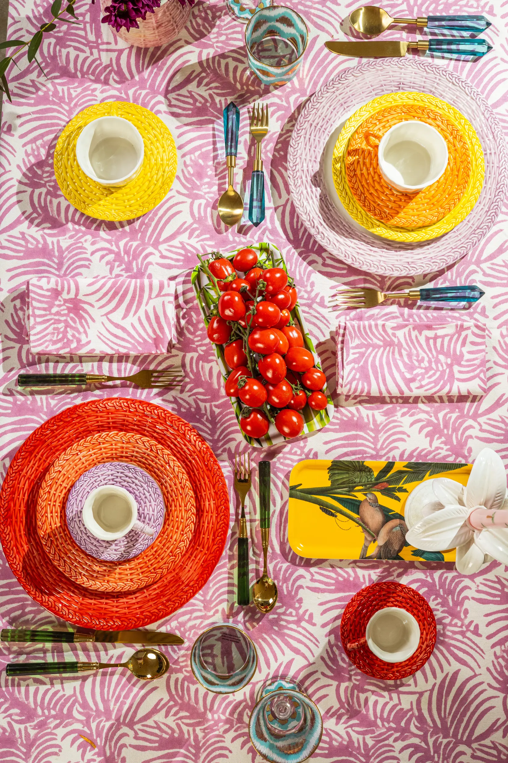 les-ottomans-wicker-kaffeetasse-mit-untertasse-gelb-handbemalt image 2