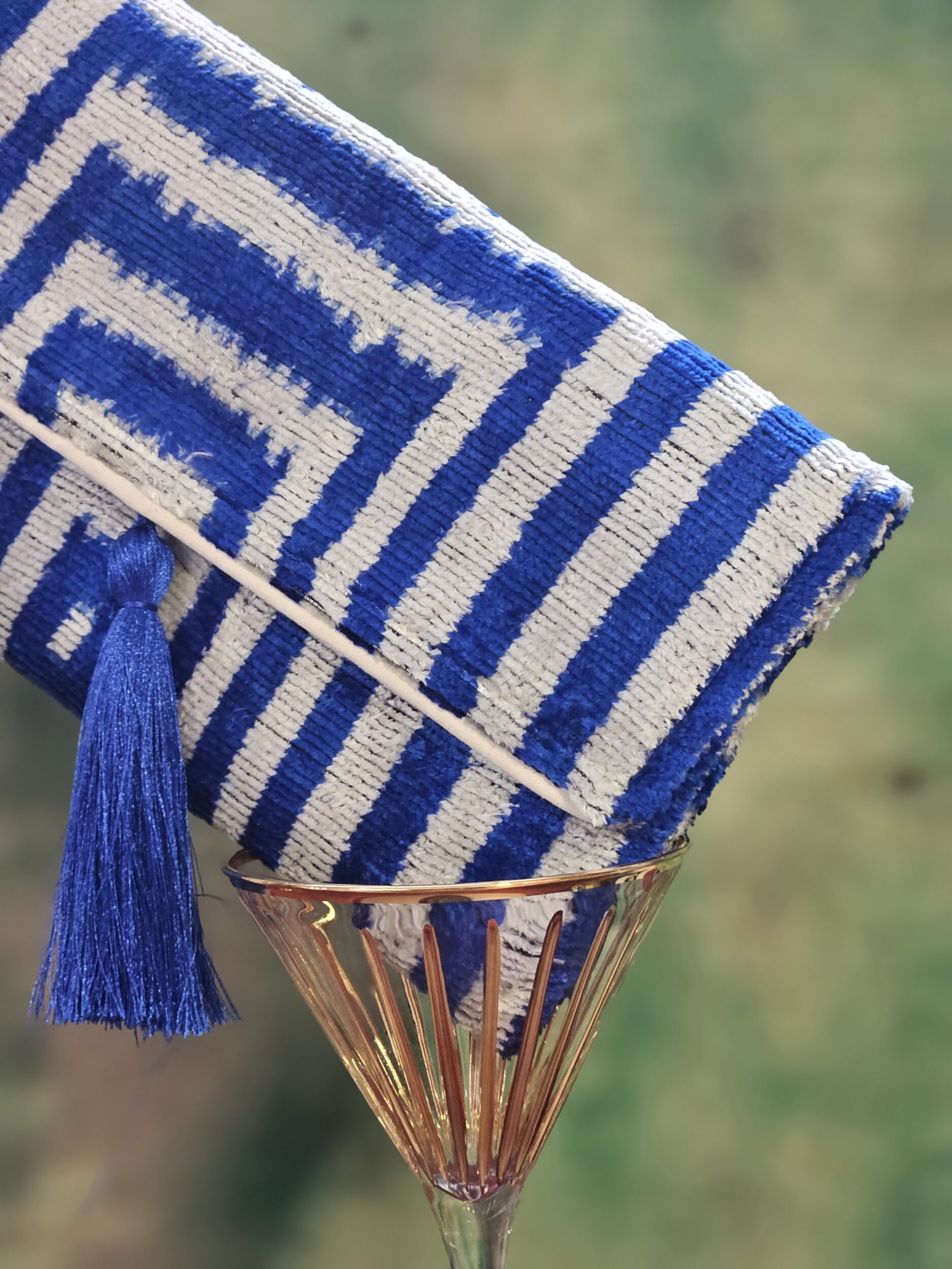 les-ottomans-pochette-117-clutch-aus-seidensamt-ikat image 3