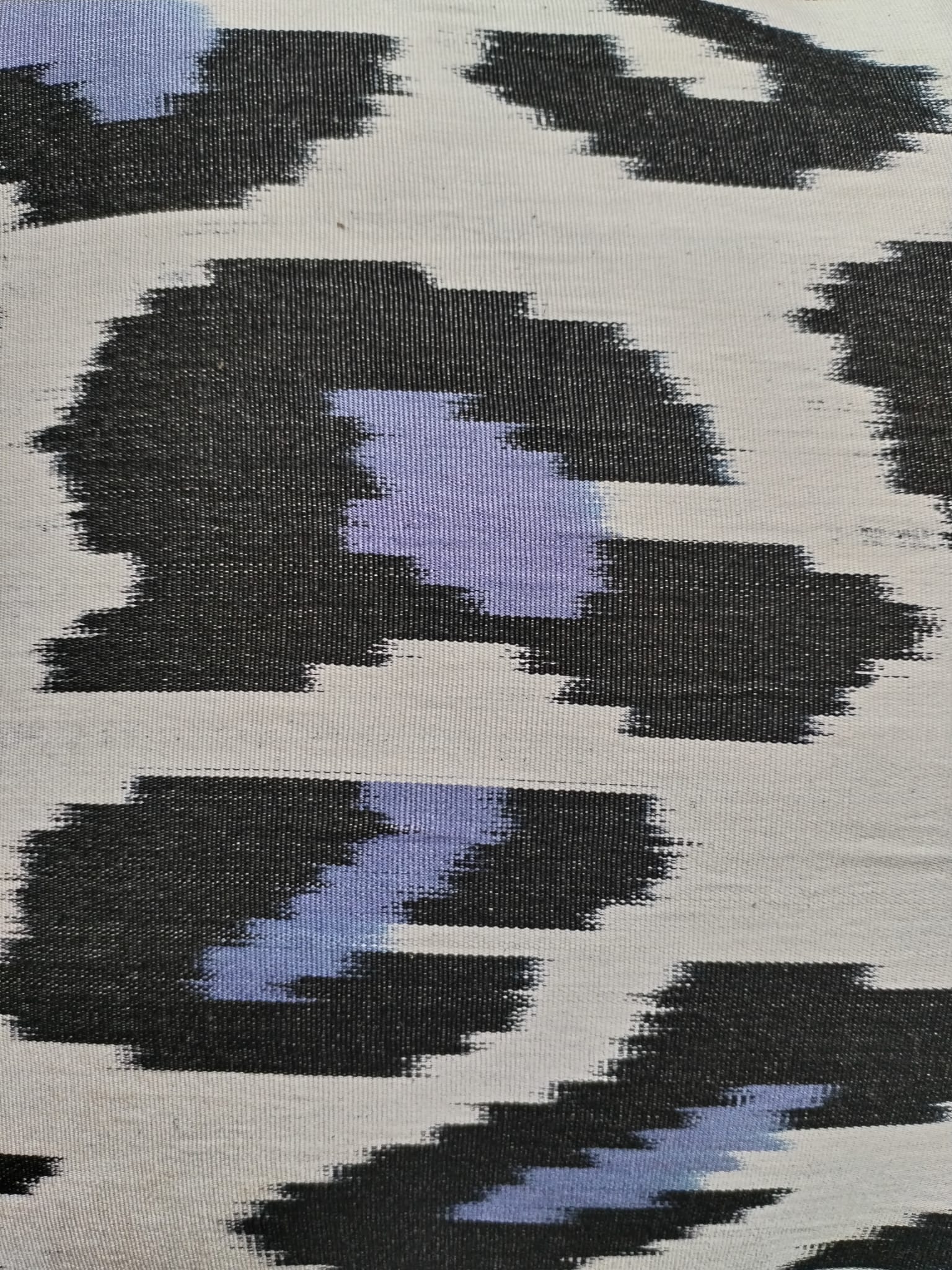 les-ottomans-federa-ikat-kissenbezug-aus-seide image 2