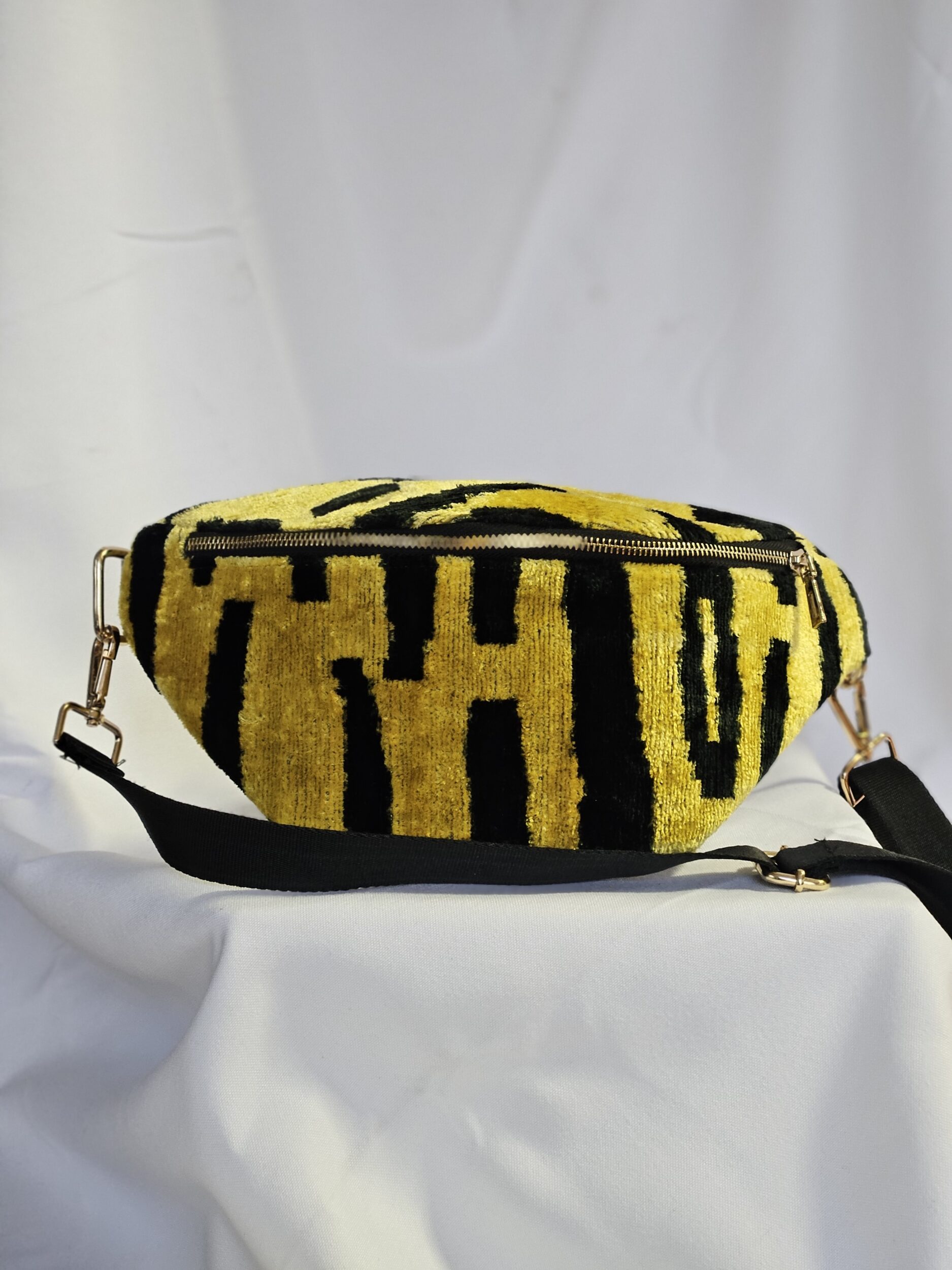 les-ottomans-marsupio-g-rteltasche-velluto-di-seta-tiger image 1