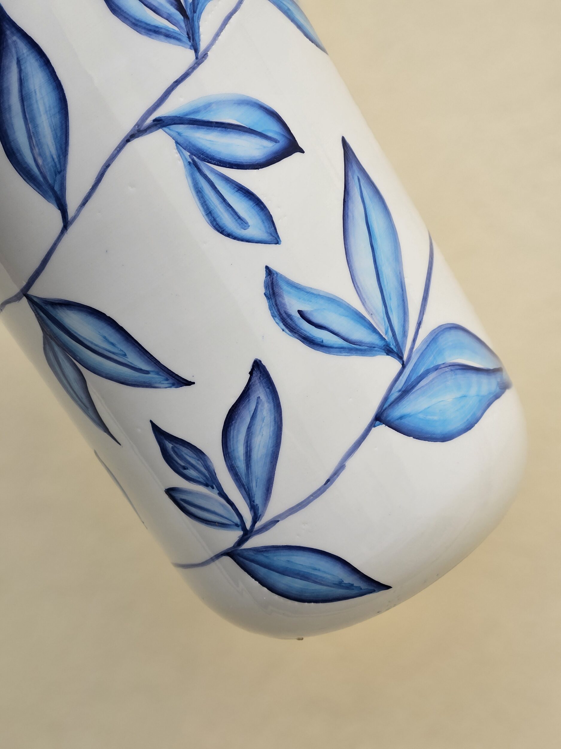 les-ottomans-handbemalte-keramik-vase-palmen-motiv image 2