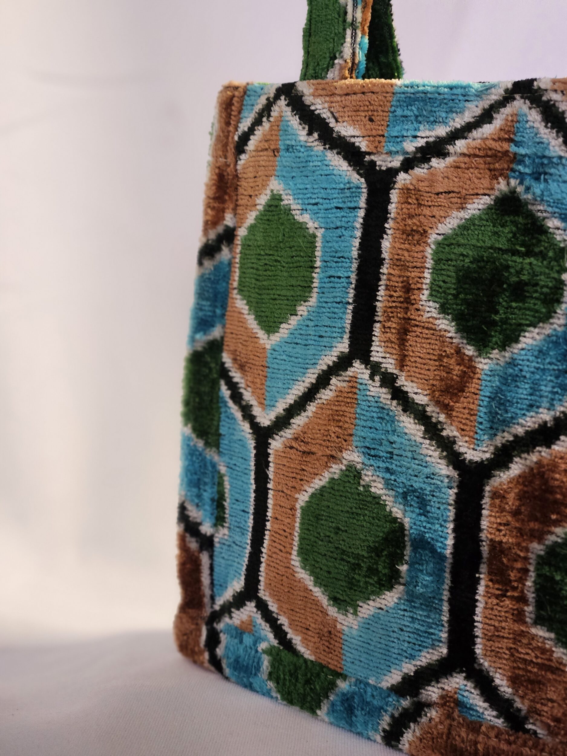 les-ottomans-tote-piccola-14-tasche-seidensamt-ikat image 3