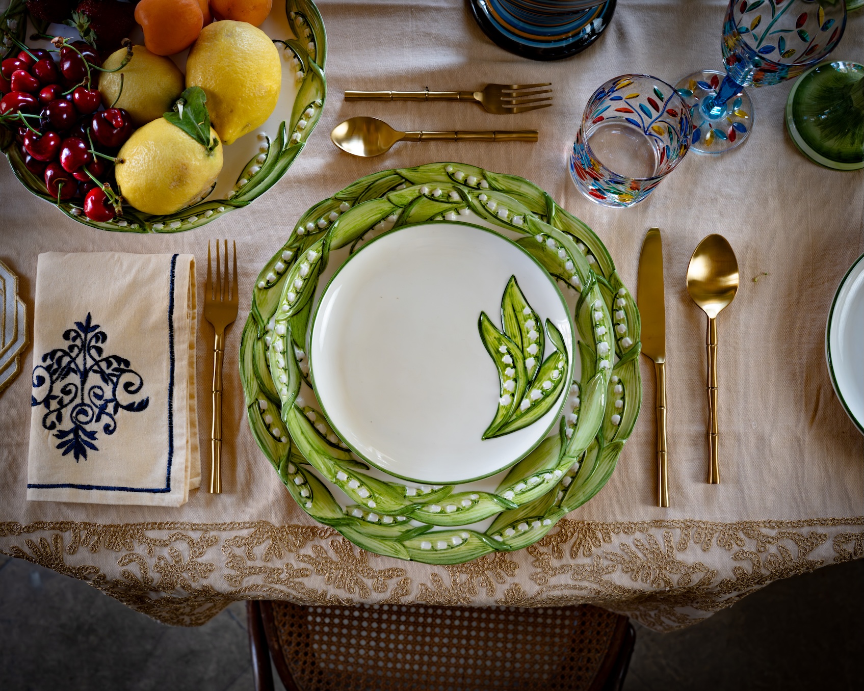 les-ottomans-lily-of-the-valley-dessertteller-keramik-handbemalt image 2