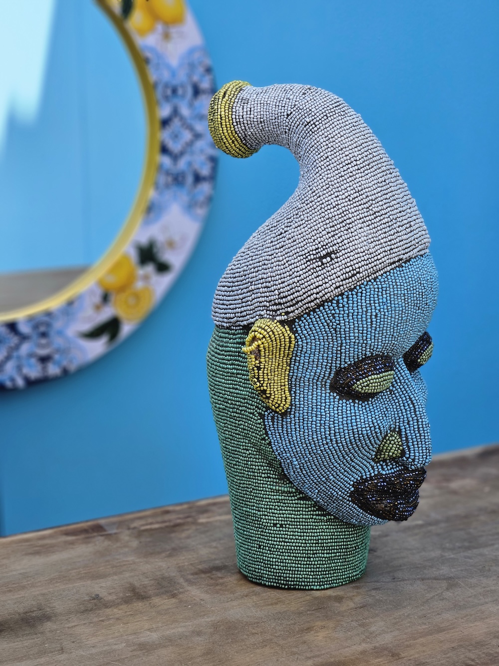 les-ottomans-afrikanischer-perlenkopf-gro-handgefertigte-deko-skulptur image 2