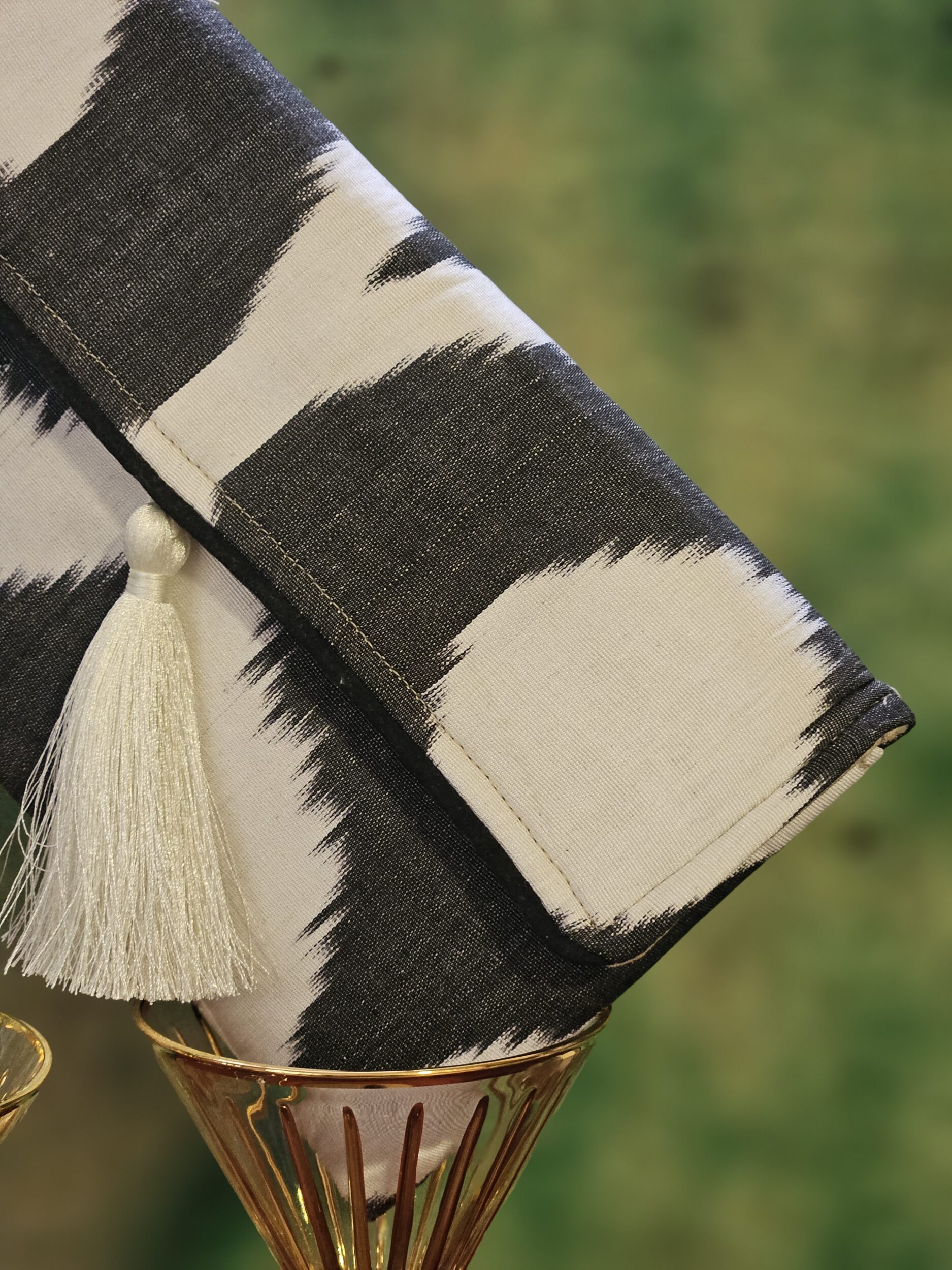 les-ottomans-ikat-102-clutch-pochette-mit-ikat-muster image 3