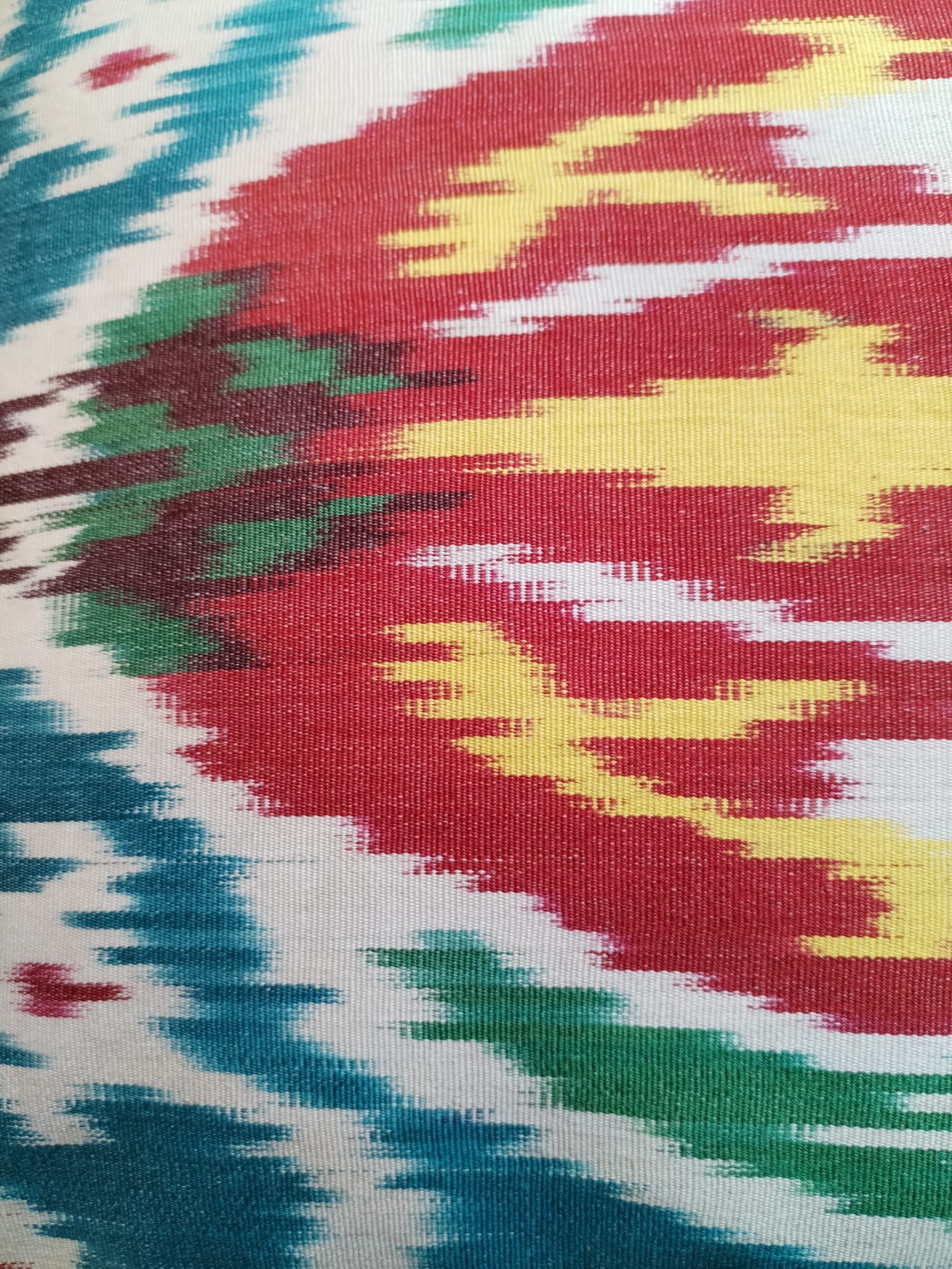 les-ottomans-ikat-seiden-kissenbezug-handgewebt image 2