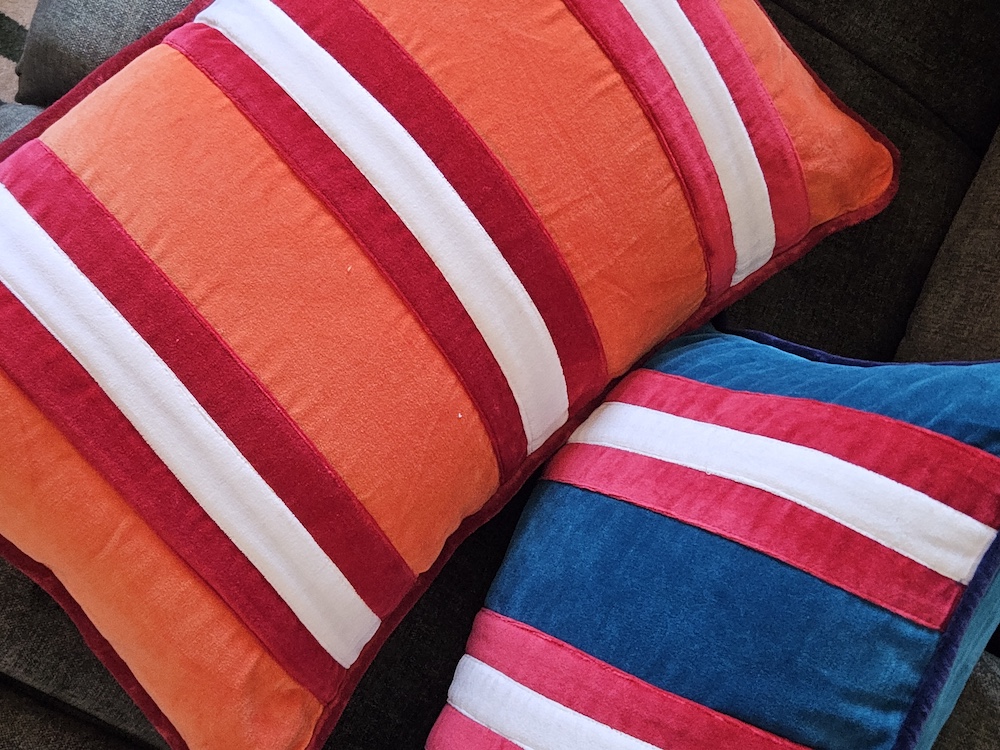 les-ottomans-kissenbezug-aus-streifen-samt-orange-40x60-cm image 2