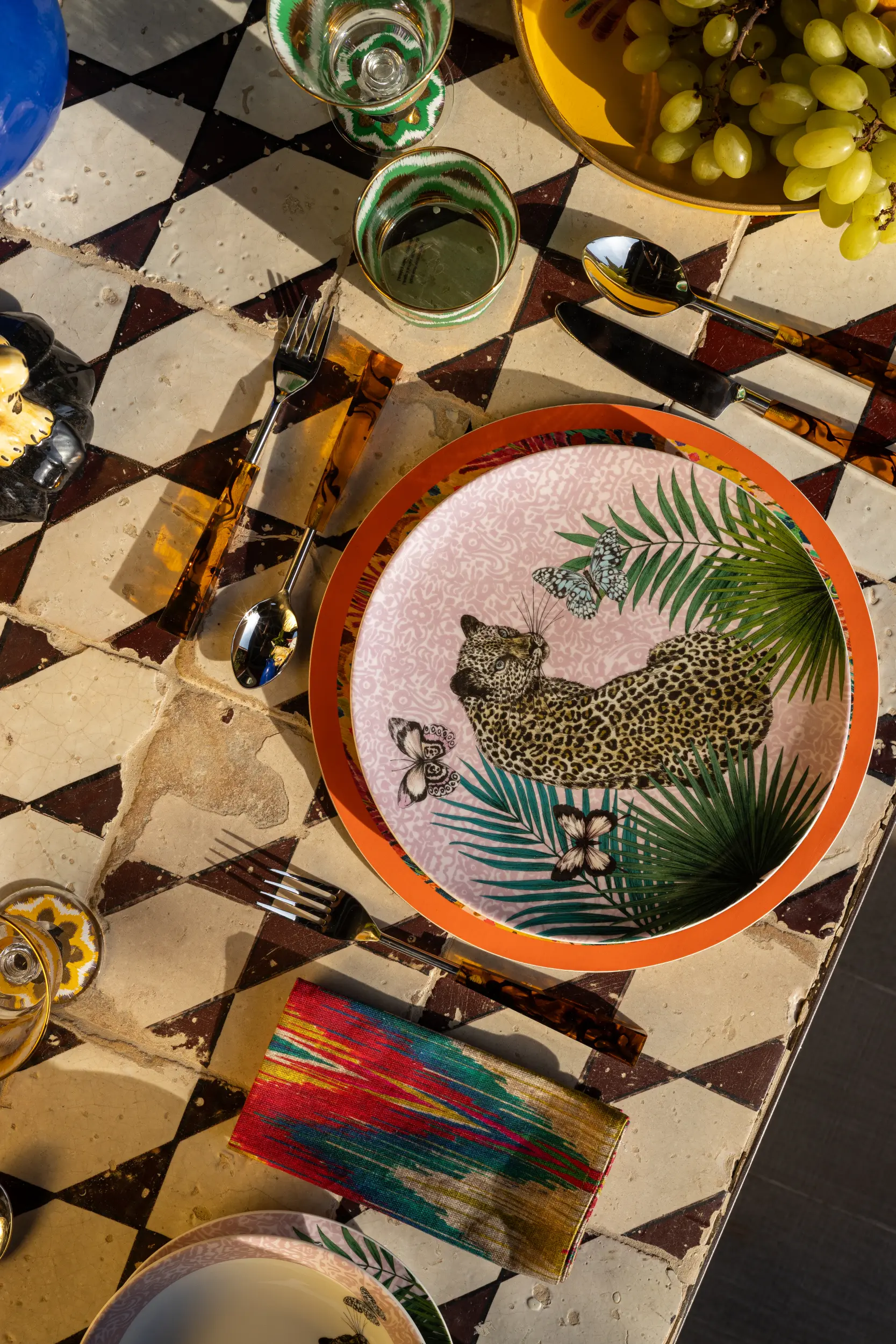 les-ottomans-x-matthew-williamson-essteller-porzellan-leopard image 2