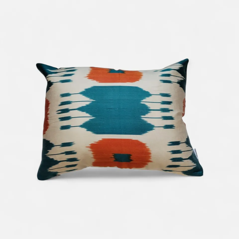 les-ottomans-ikat-kissenbezug-aus-seide image 1