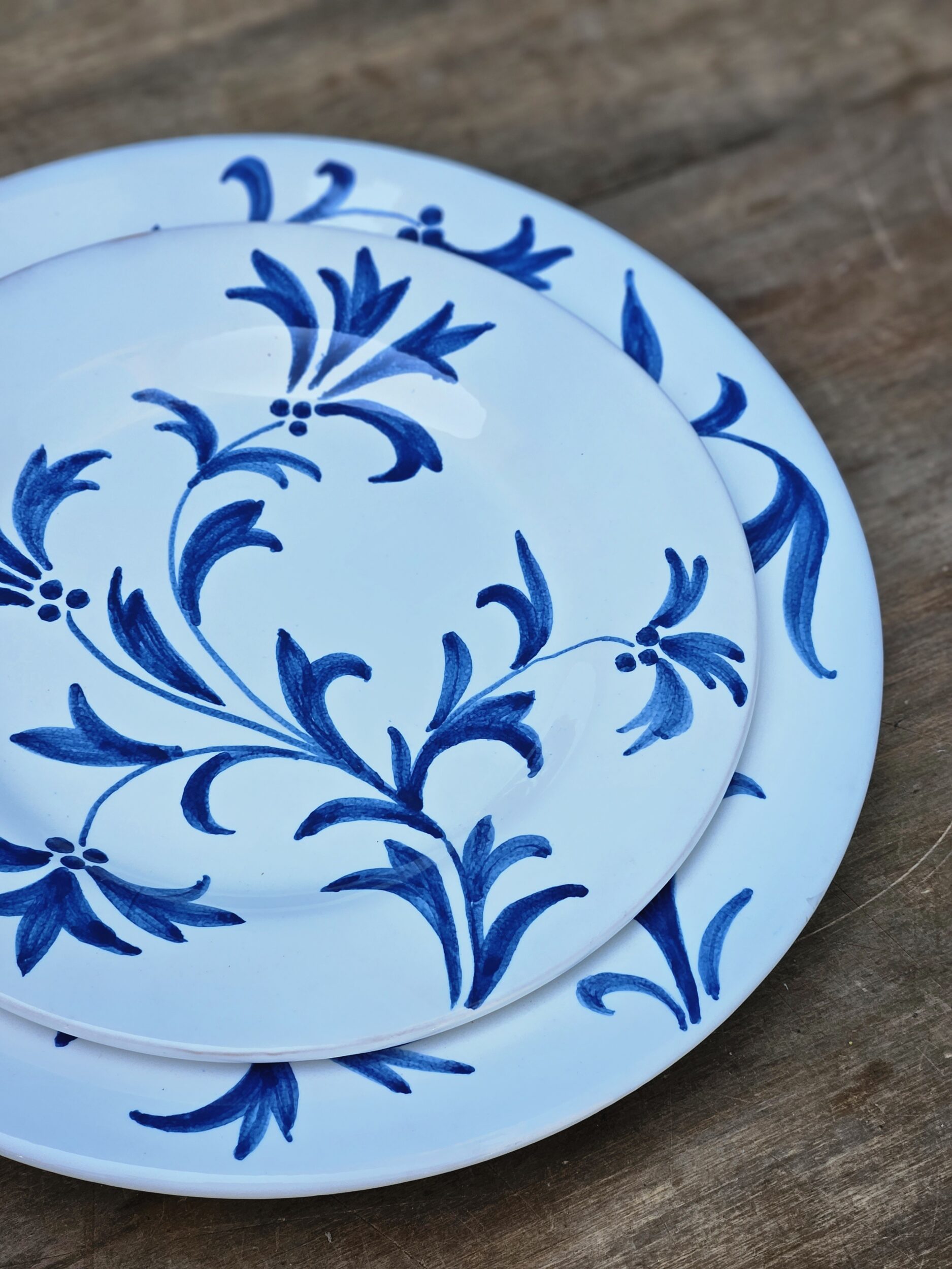 les-ottomans-set-aus-2-handbemalten-keramiktellern-speise-dessertteller-blau-wei image 2