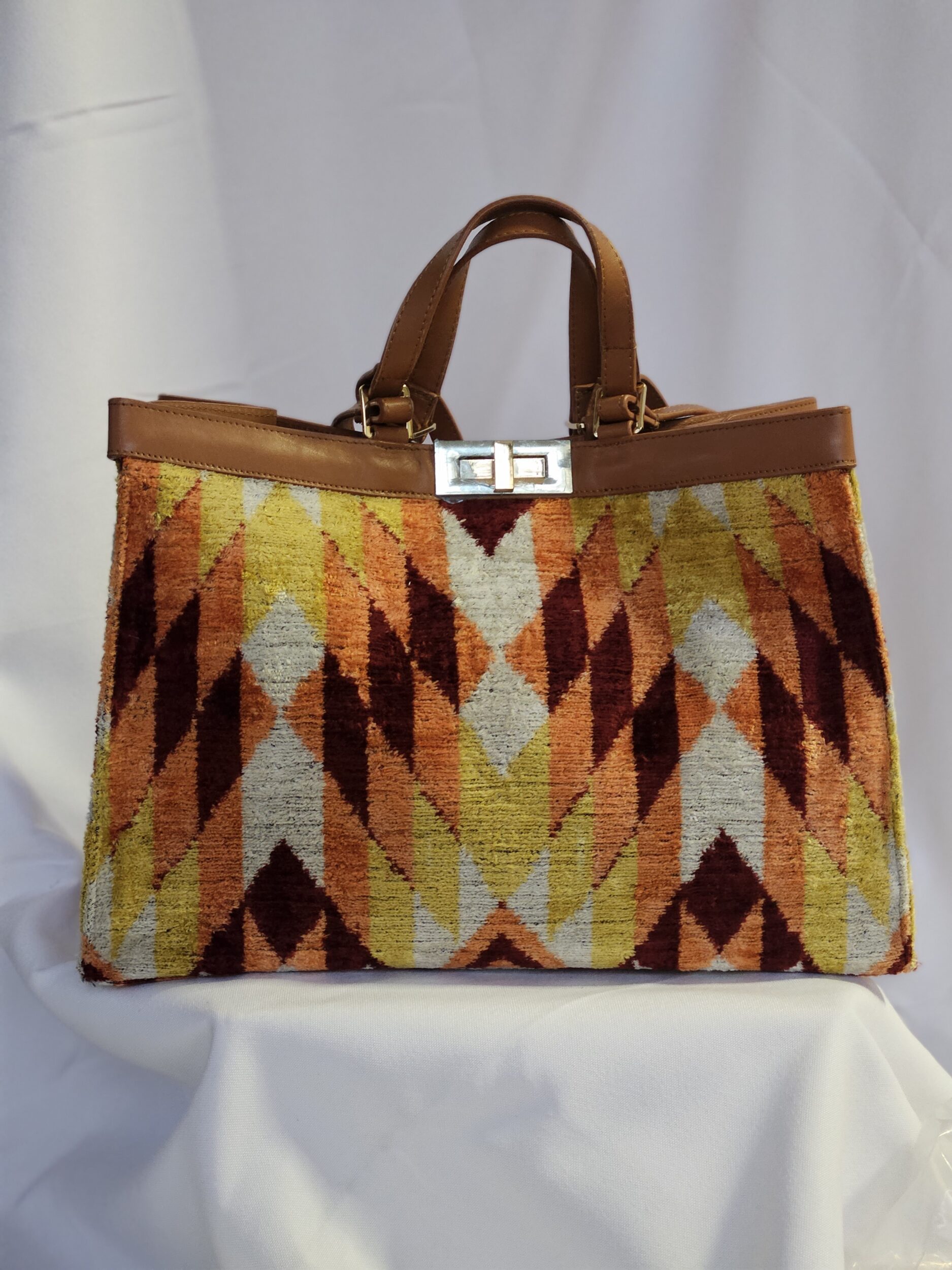 les-ottomans-grande-15-tote-bag-aus-seiden-samt-mit-ikat-muster image 1
