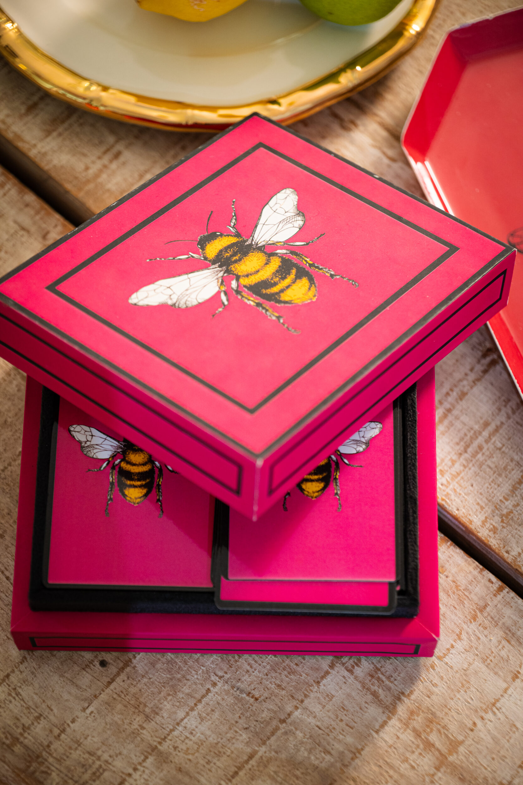les-ottomans-spielkarten-set-biene-mit-aufbewahrungsbox image 2