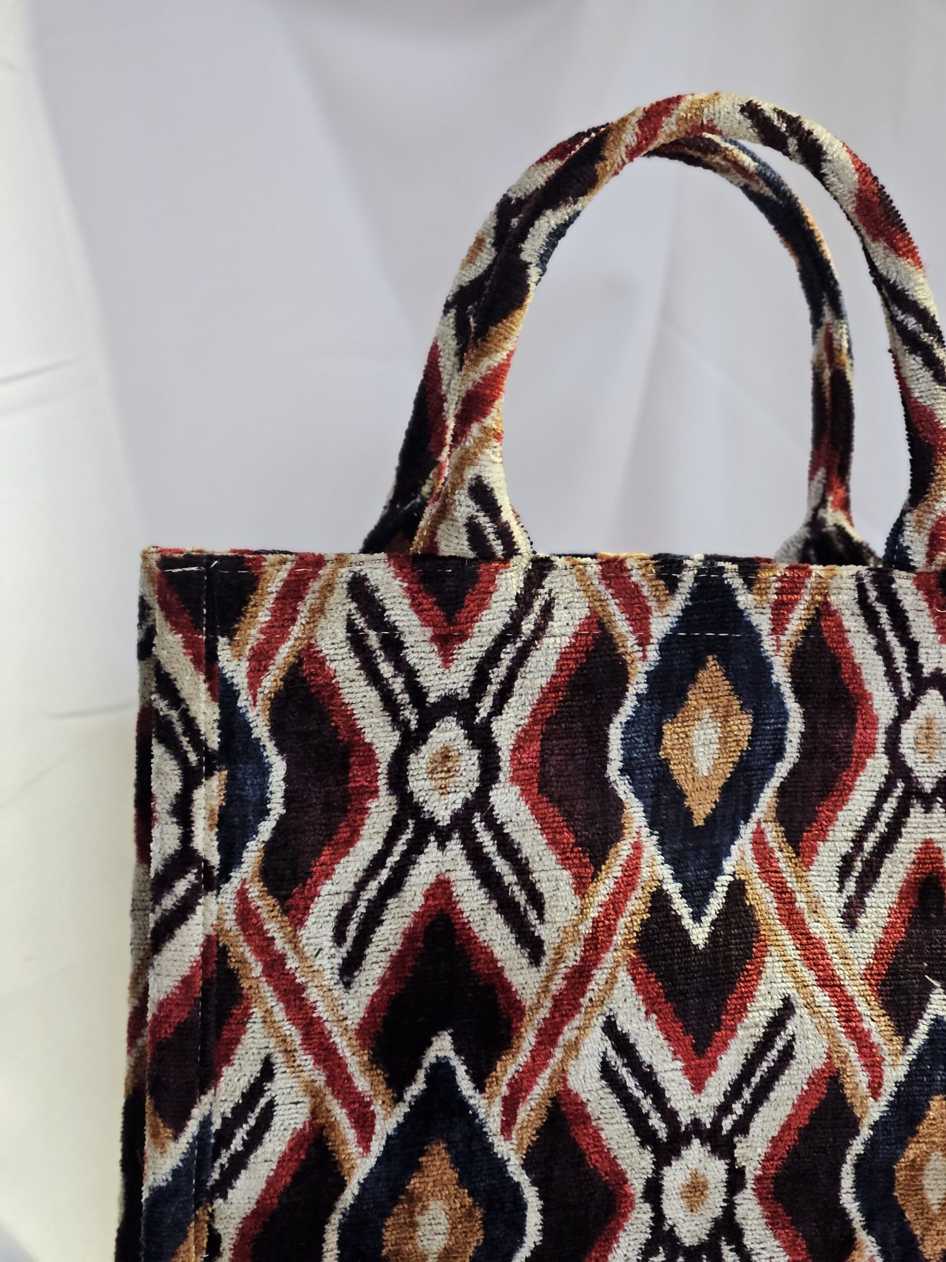 les-ottomans-borsa-tote-grande-03-tote-aus-seidensamt image 2