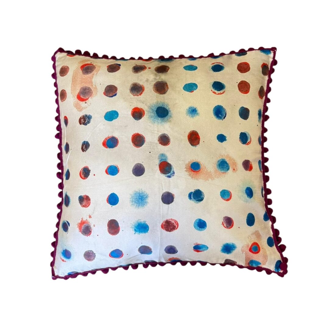 les-ottomans-seidenkissen-red-polka-dot-tassel image 1