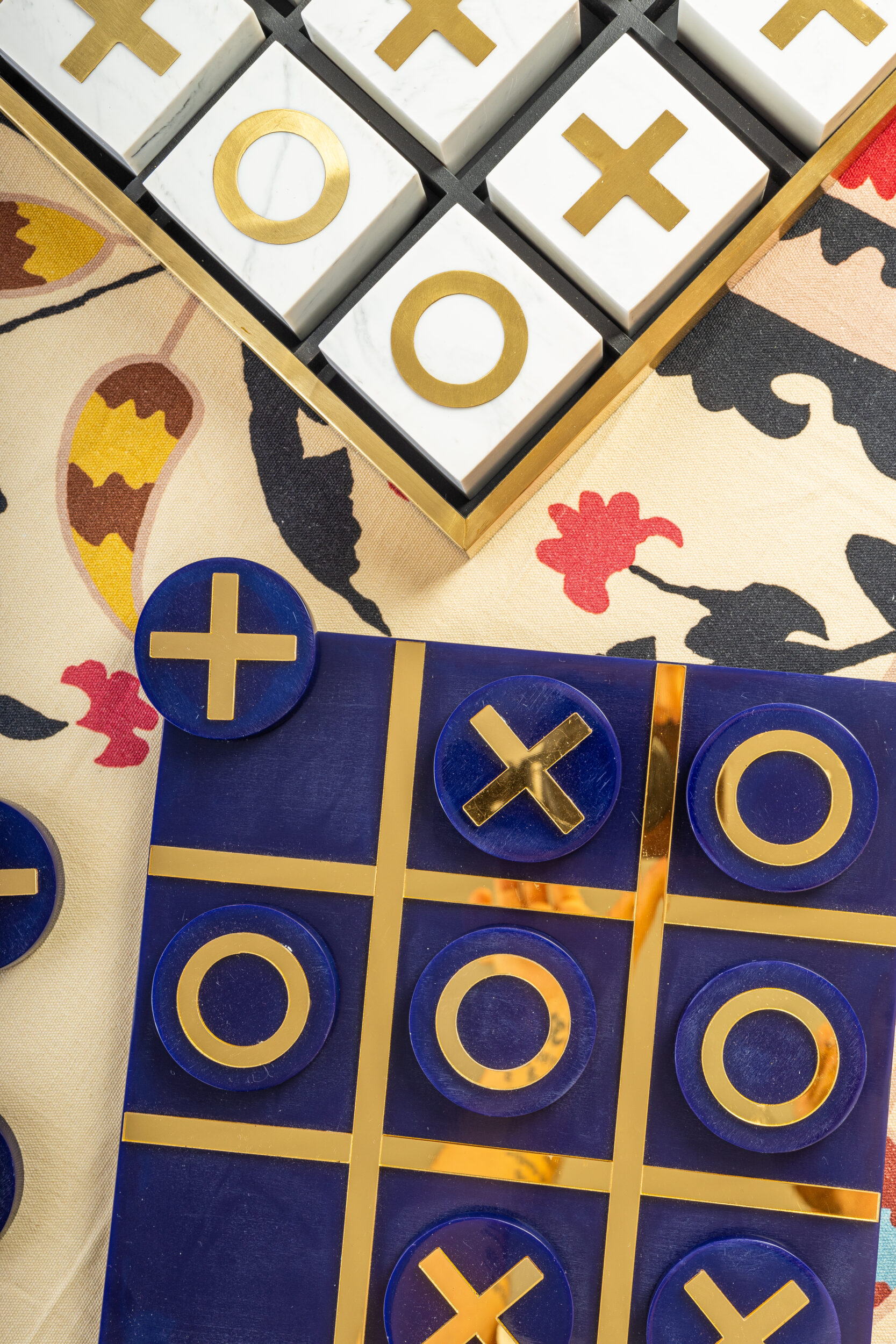 les-ottomans-tic-tac-toe-spiel-tris-aus-resin image 3