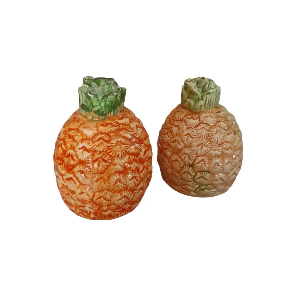 les-ottomans-ananas-salz-und-pfefferstreuer-set-aus-keramik image 1